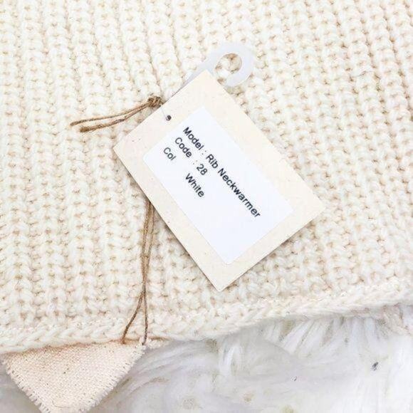 Nirvana Designs Rib Neck Warmer Handmade Merino Wool Knit Ivory from Nepal NWT - Picture 4 of 11